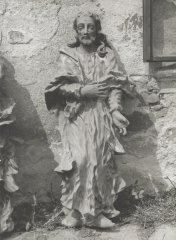 starší foto interiéru kostela - socha sv. Josefa