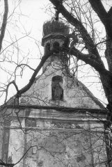 starší foto kostela - přední štít