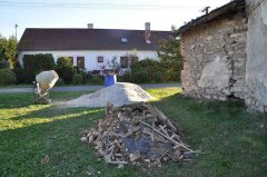 popraskaný přístavek