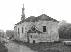 starší foto kostela - pohled zezadu zprava