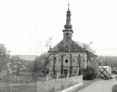 starší foto kostela - pohled zepředu