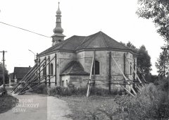 starší foto kostela - pohled zezadu zprava