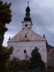průčelí kostela