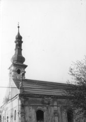 starší foto kostela - přední část zprava