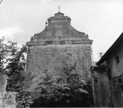 průčelí kostela