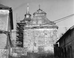 průčelí kostela