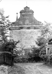 průčelí kostela