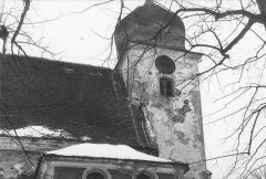 starší foto kostela - přední část zleva