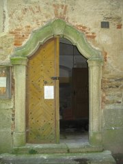 vchod do kostela