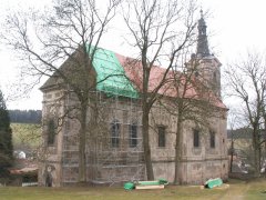 pohled zezadu zleva - oprava střechy