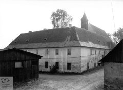 starší foto kostela (v pozadí)