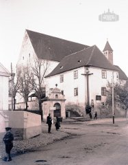 starší foto kostela