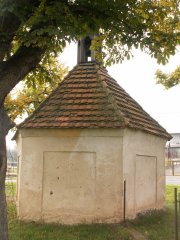pohled zezadu zleva