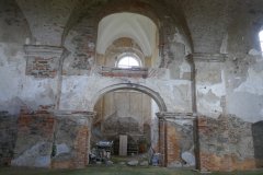 pohled do interiéru - levá stěna