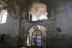 pohled do interiéru - pravá boční kaple