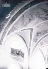 starší foto interiéru kostela - klenba