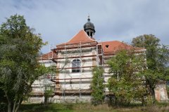 pohled zprava