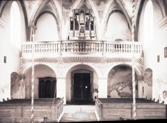 starší foto interiéru kostela - kruchta