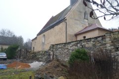 pohled zepředu zleva - oprava ohradní zdi