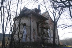 pohled zezadu zleva