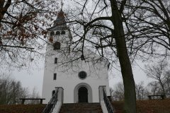 průčelí kaple