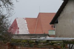 pohled na zadní část zleva - oprava střechy