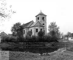 starší foto kostela
