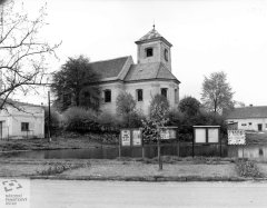 starší foto kostela