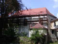 pohled zezadu zprava