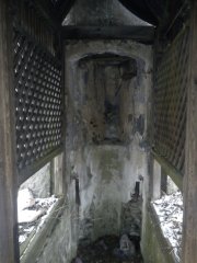 studánka při zadní stěně kostela