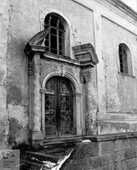 vchod do kaple