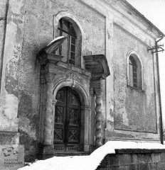 vchod do kaple