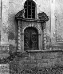 vchod do kaple