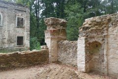 pohled do interiéru - pravá stěna