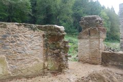 pohled do interiéru - levá stěna