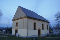 pohled zepředu zprava
