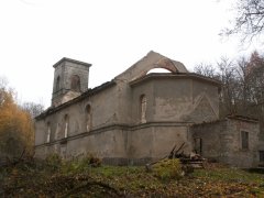 pohled zezadu zprava - kostel s odstraněnou střechou