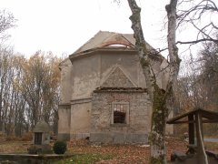 pohled zezadu - kostel s odstraněnou střechou