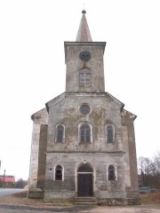 průčelí kostela