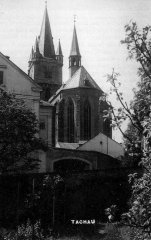 presbytář kostela