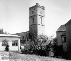 kostel po požáru
