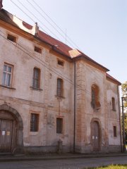 pohled zezadu zleva