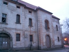 pohled zleva