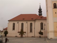 pohled zprava