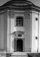 vchod do kostela