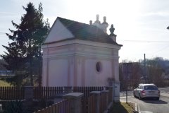 pohled zezadu zleva