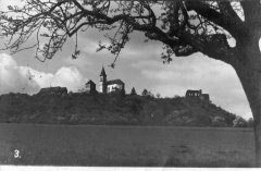 celkový pohled na vrch Krasíkov s kaplí