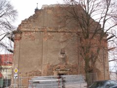 průčelí kostela
