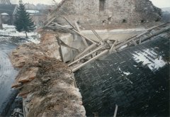 interiér kostela po zřícení krovu