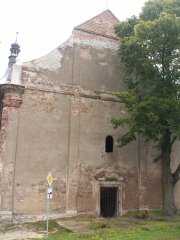 průčelí kostela